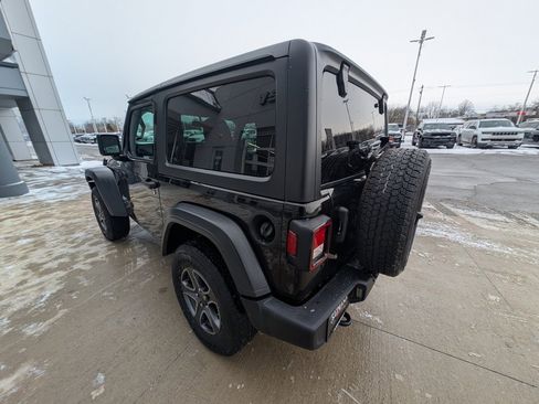 Used 2018 Jeep Wrangler Sport S image 7