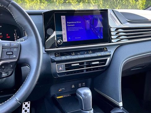 Used 2025 Toyota Camry SE FWD image 18