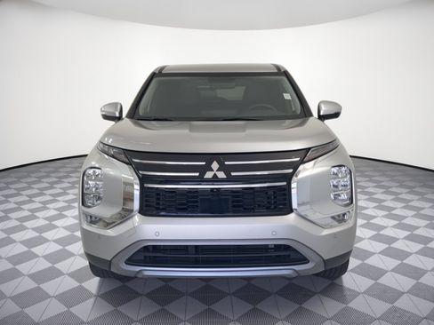 Used 2025 Mitsubishi Outlander SE FWD image 6