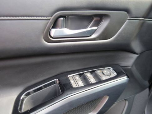 Used 2026 Nissan Pathfinder SL w/ SL Premium Package AWD/4WD image 19