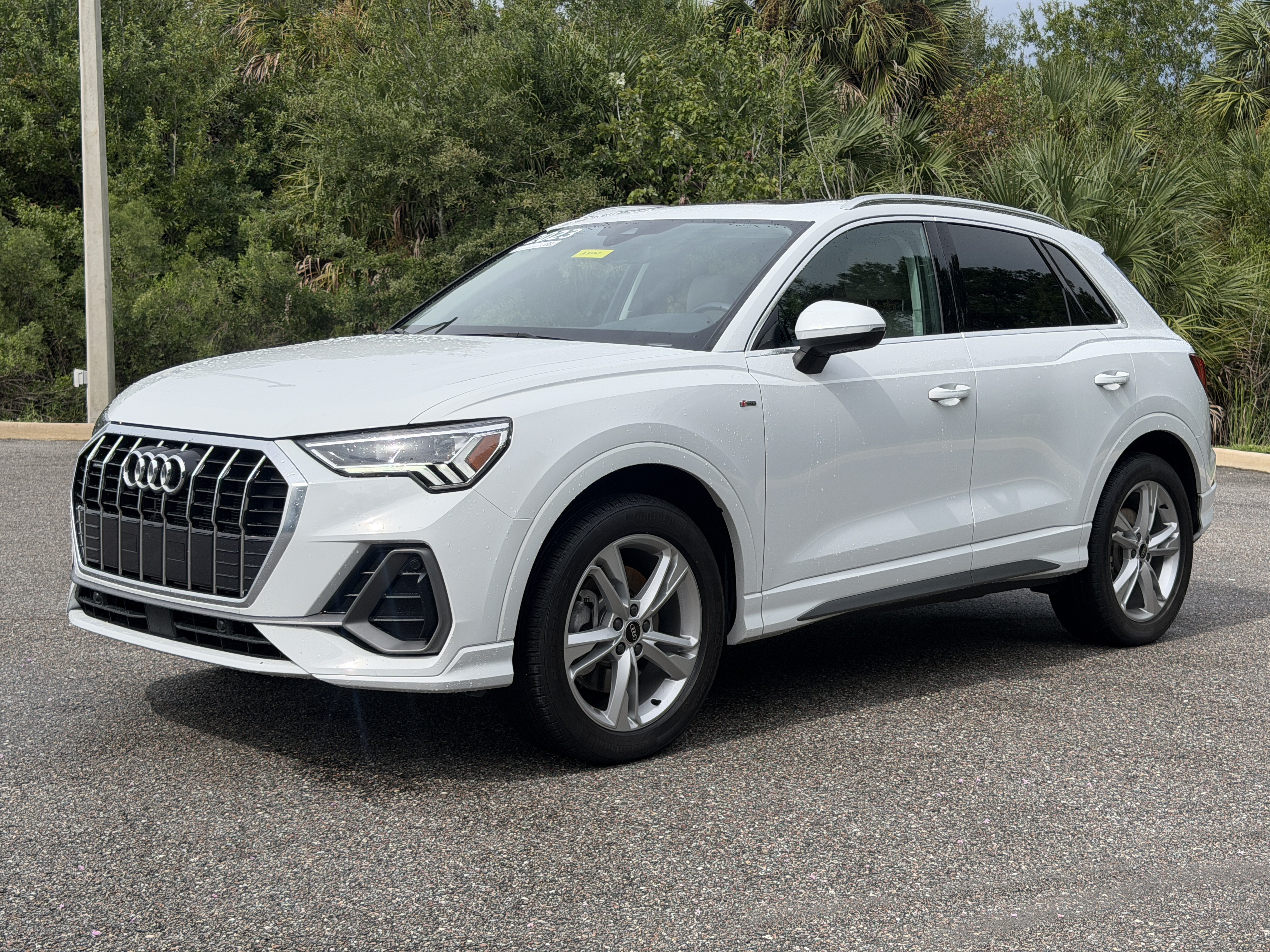 Used 2023 Audi Q3 2.0T Premium AWD/4WD image 3