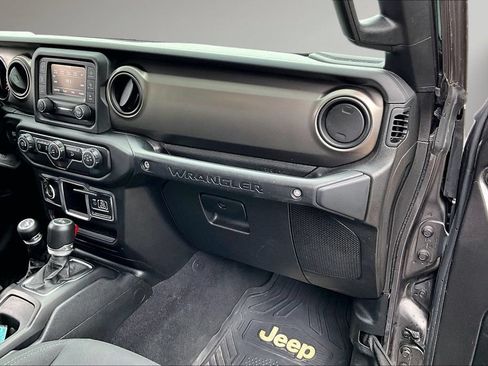 Used 2020 Jeep Wrangler Unlimited Sport AWD/4WD image 25