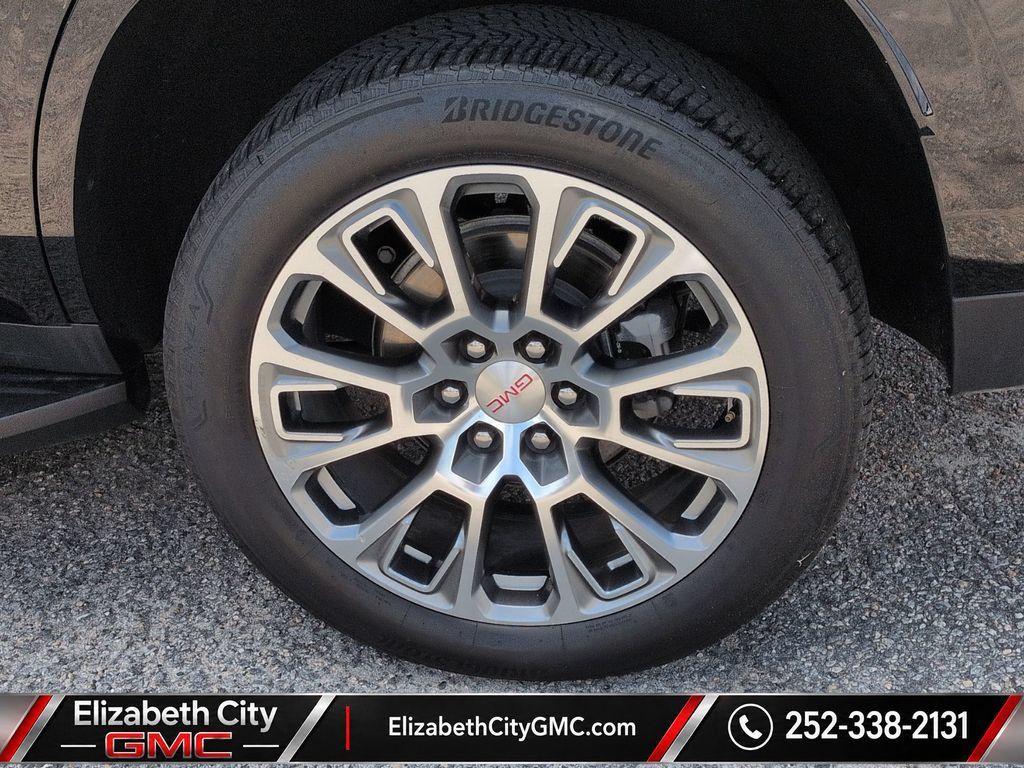 Used 2025 GMC Yukon Denali AWD/4WD image 24