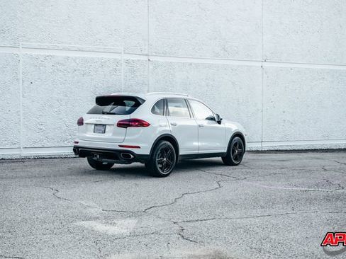 Used 2016 Porsche Cayenne image 21