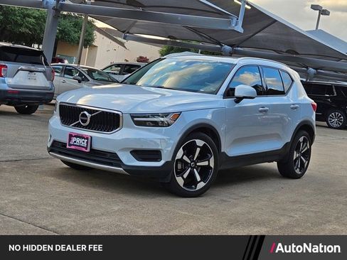 Used 2020 Volvo XC40 T5 Momentum AWD/4WD image 1