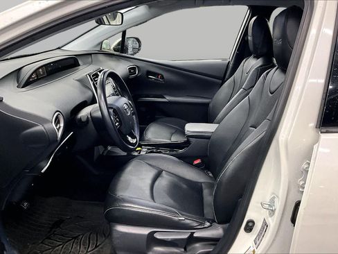 Used 2020 Toyota Prius Prime LE FWD image 7