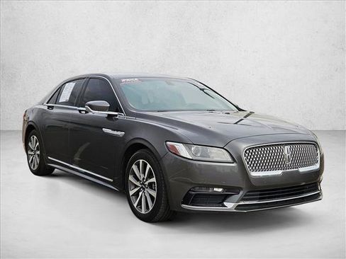 Used 2017 Lincoln Continental Premiere FWD image 3