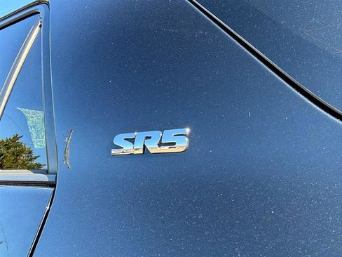 Used 2018 Toyota 4Runner SR5 image 39