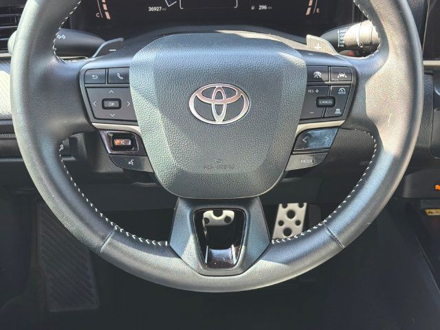 Used 2025 Toyota Camry SE w/ Convenience Package FWD image 14