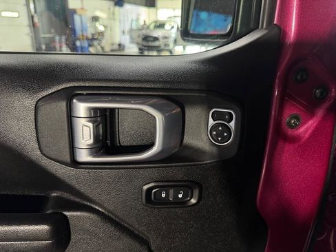 Used 2021 Jeep Wrangler Unlimited Sport AWD/4WD image 29