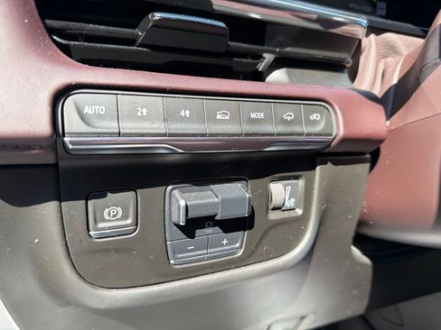 Used 2023 Cadillac Escalade Sport Platinum AWD/4WD image 48