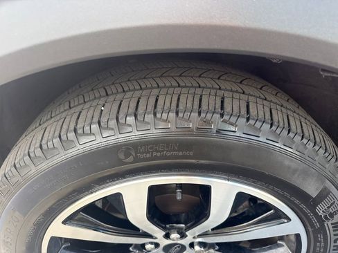 Used 2023 Ford Explorer ST image 14