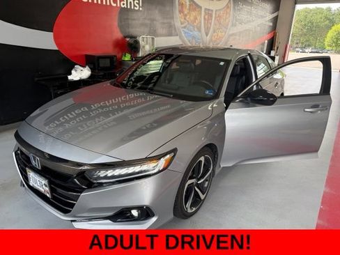 Used 2022 Honda Accord Sport image 2