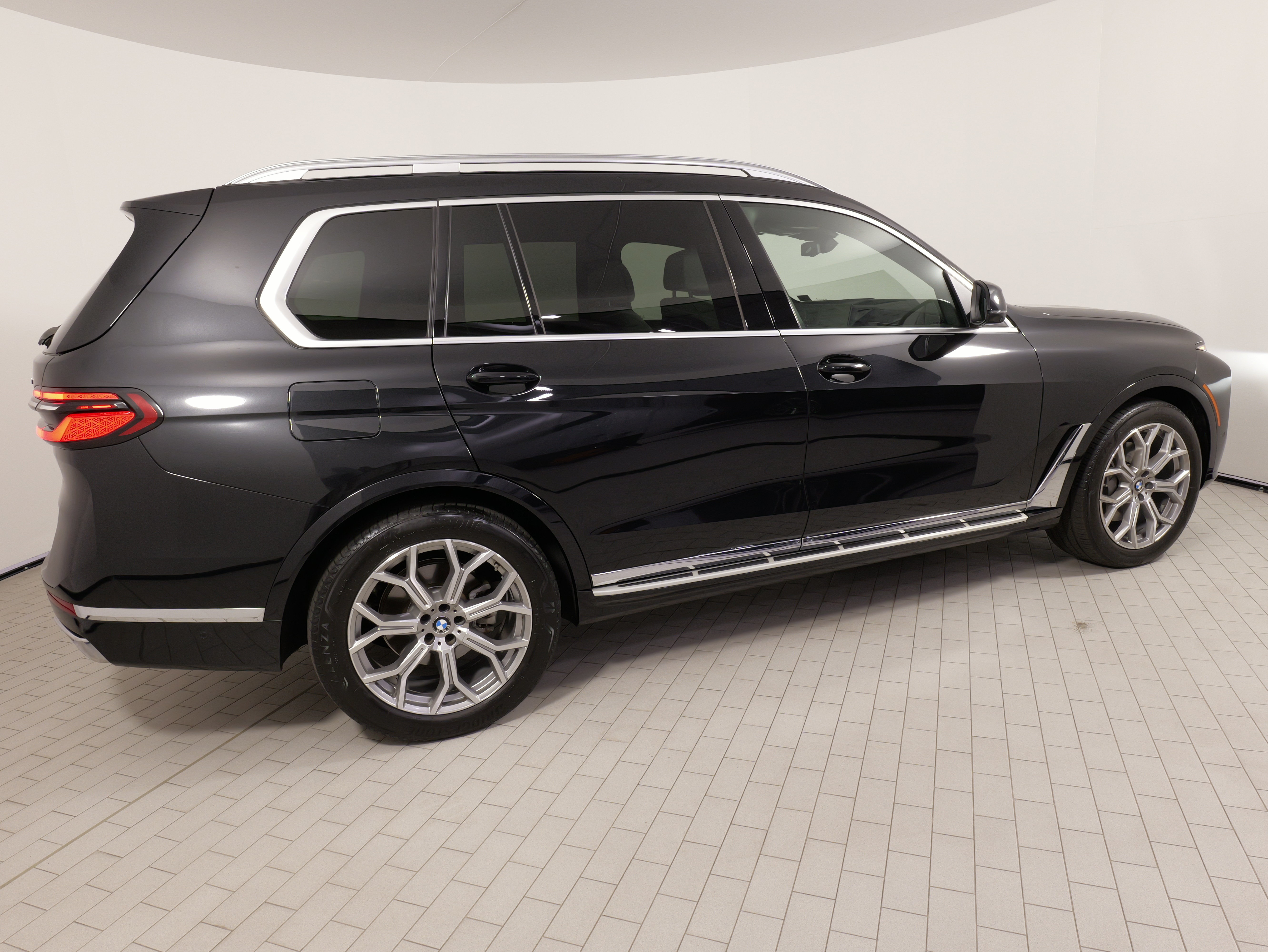 Used 2026 BMW X7 xDrive40i AWD/4WD image 8