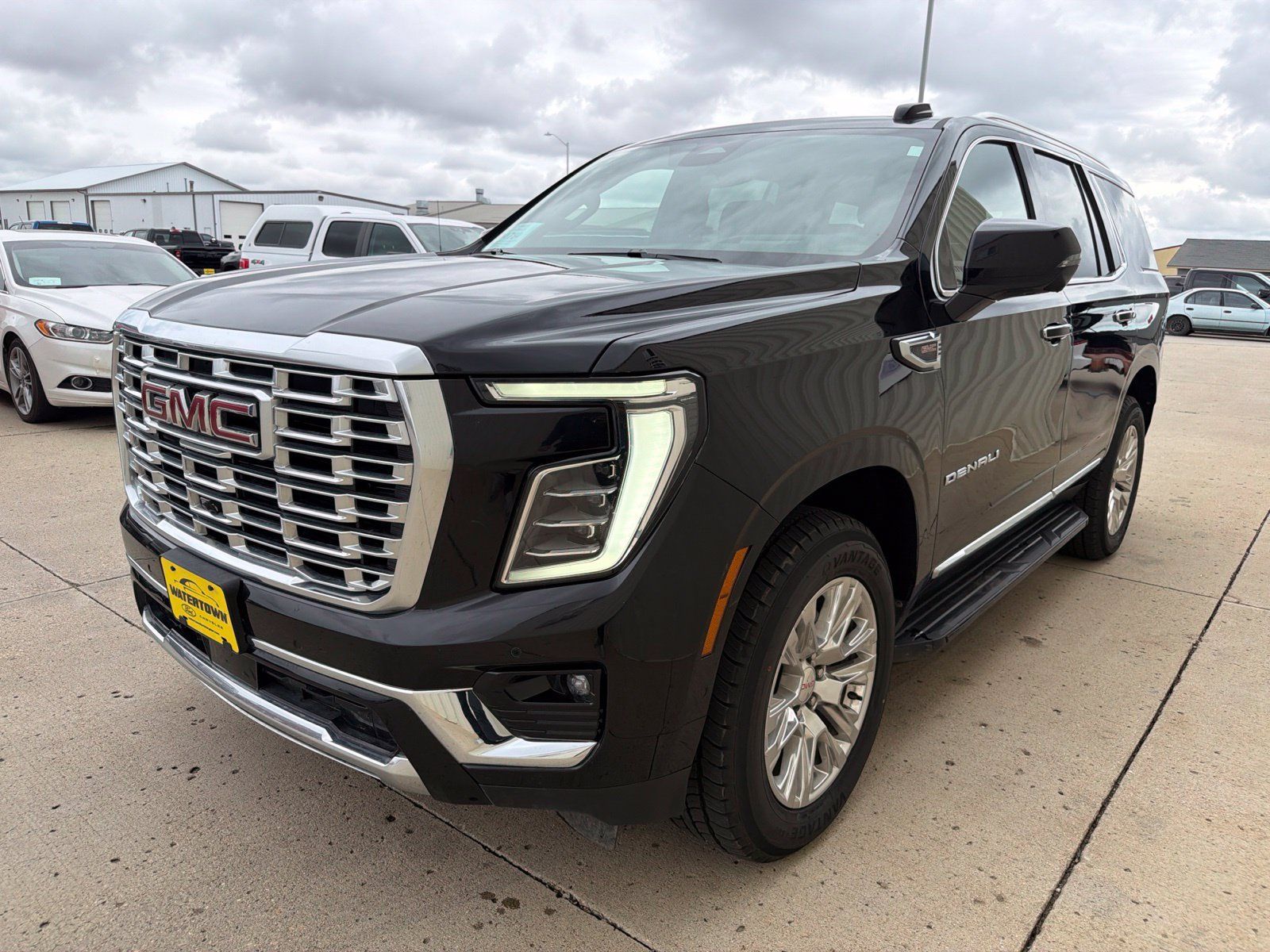 Used 2025 GMC Yukon Denali AWD/4WD image 4