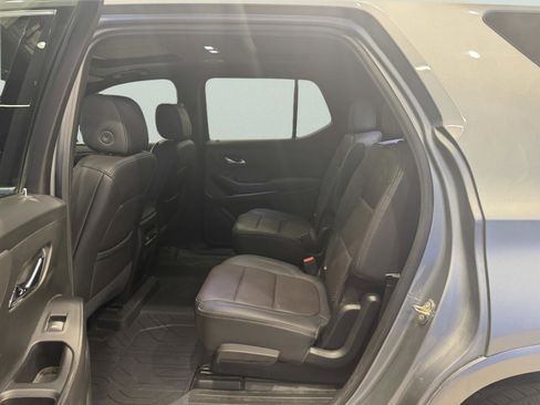 Used 2023 Chevrolet Traverse High Country image 11