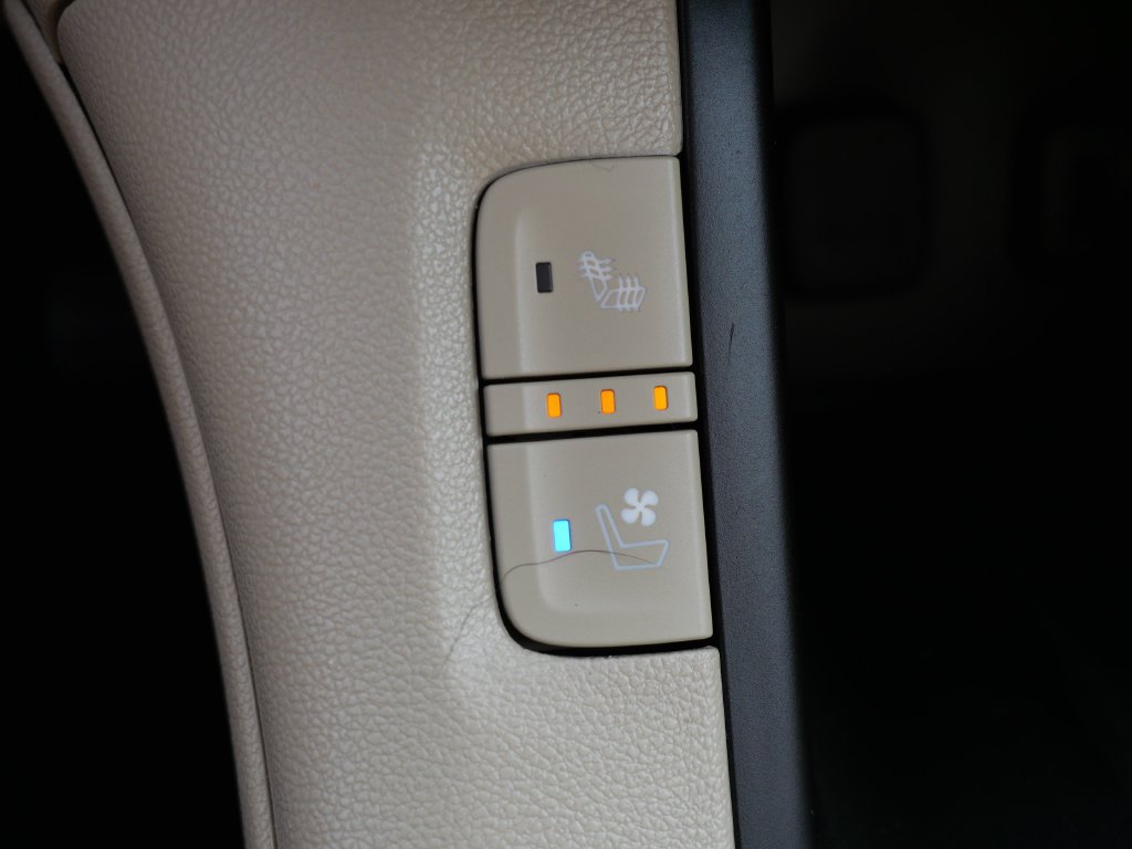 Certified 2019 GMC Acadia Denali w/ Technology Package AWD/4WD image 27