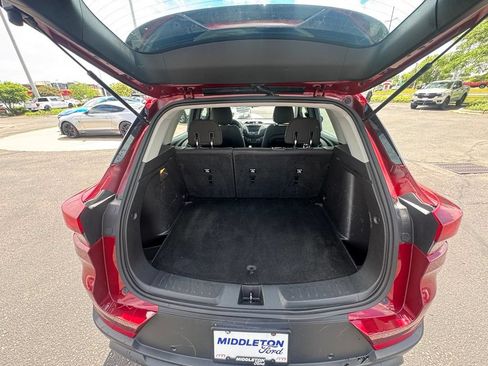 Used 2021 Chevrolet TrailBlazer LS w/ LPO, Blackout Package FWD image 16