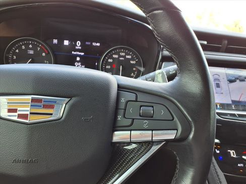 Certified 2024 Cadillac XT6 Sport w/ Technology Package image 29