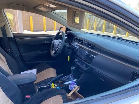 Used 2016 Toyota Corolla LE FWD image 5