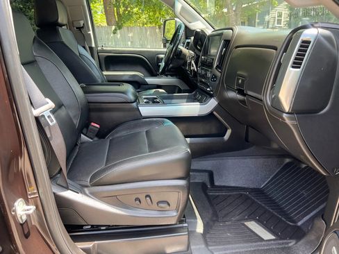 Used 2019 Chevrolet Silverado 2500 LTZ w/ Duramax Plus Package image 14