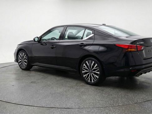 Used 2025 Nissan Altima 2.5 SV image 6