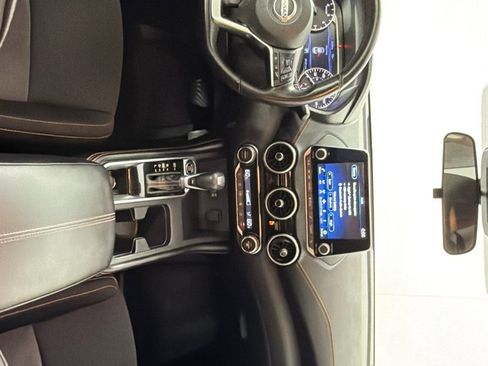 Used 2022 Nissan Sentra SR FWD image 23