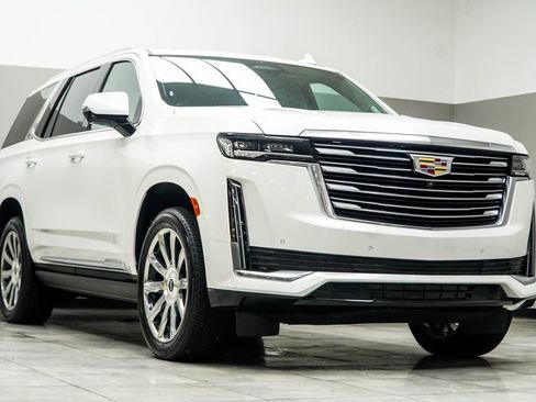 Used 2022 Cadillac Escalade Premium Luxury Platinum w/ Heavy-Duty Trailer Package image 4