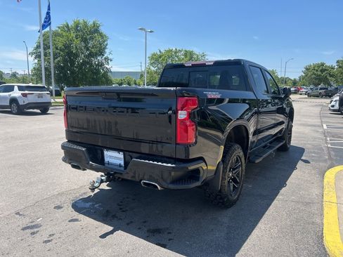 Used 2021 Chevrolet Silverado 1500 LT Trail Boss w/ Convenience Package II AWD/4WD image 3