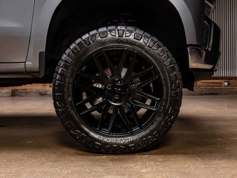 Used 2021 Chevrolet Silverado 1500 LTZ image 12