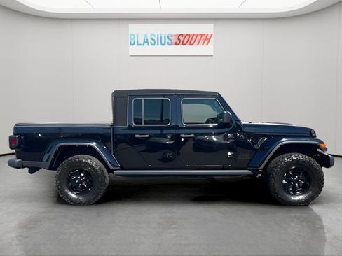 Used 2022 Jeep Gladiator Sport AWD/4WD image 1