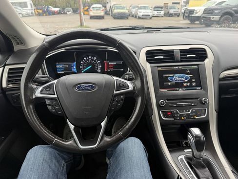 Used 2016 Ford Fusion SE w/ Equipment Group 202A image 37