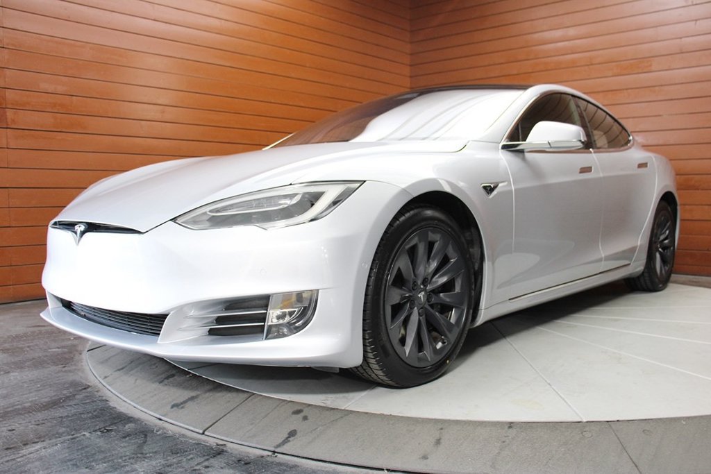 Used 2018 Tesla Model S AWD image 1