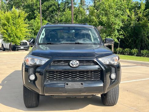 Used 2019 Toyota 4Runner SR5 Premium RWD image 2