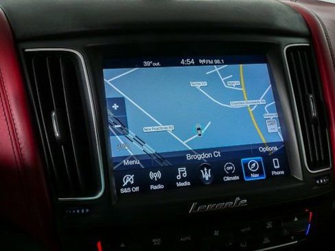 Used 2019 Maserati Levante S GranSport image 17
