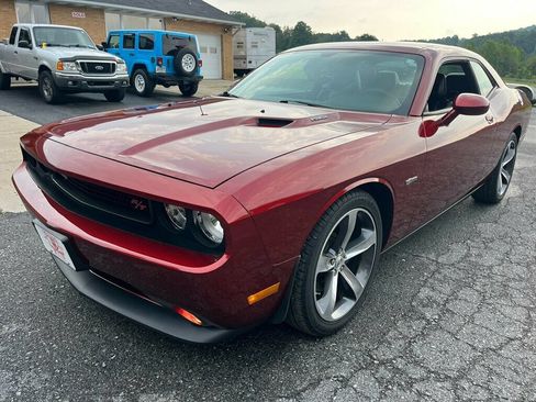 Used 2014 Dodge Challenger R/T RWD image 7