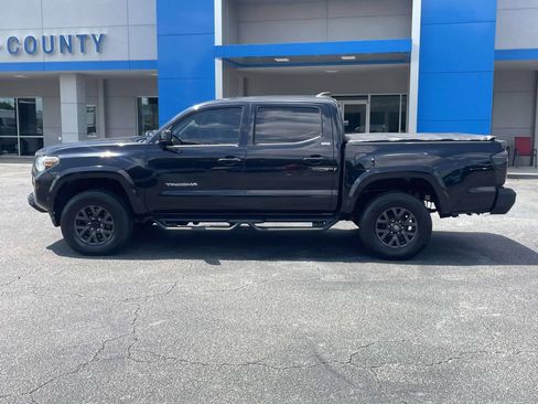 Used 2021 Toyota Tacoma SR5 AWD/4WD image 6
