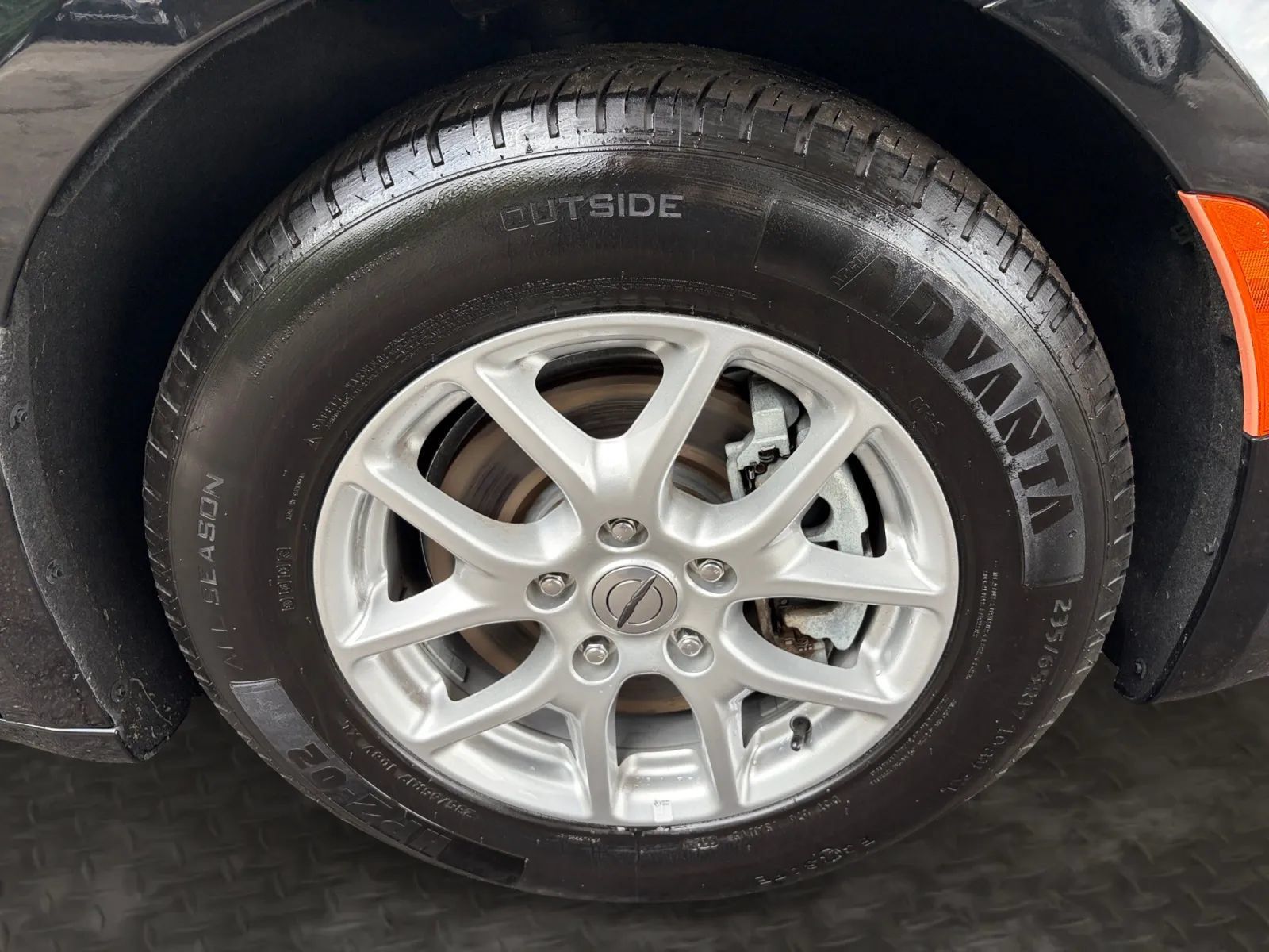 Used 2023 Chrysler Pacifica Touring-L FWD image 38