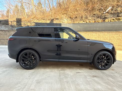 New 2026 Land Rover Range Rover Sport SE image 7