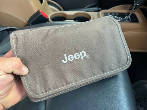 Used 2017 Jeep Wrangler Unlimited Rubicon AWD/4WD image 48