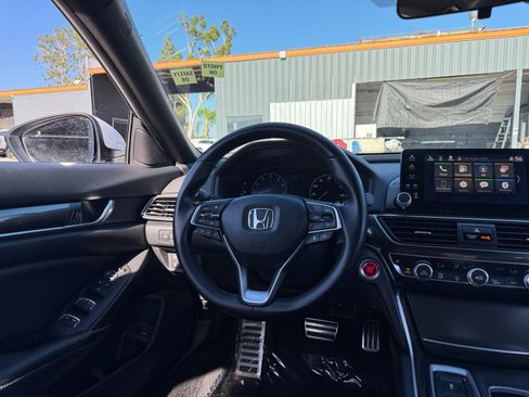 Used 2018 Honda Accord Sport image 23