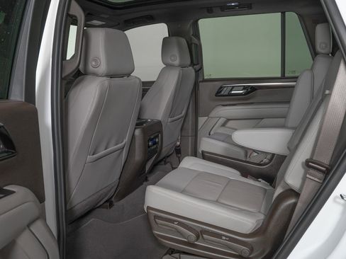 Used 2026 Chevrolet Tahoe Z71 w/ Comfort Package image 16