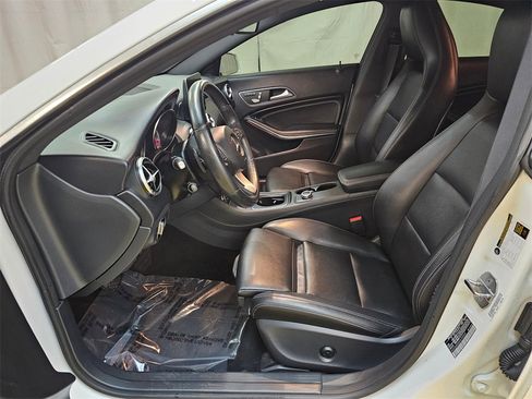 Used 2019 Mercedes-Benz CLA 250 image 21