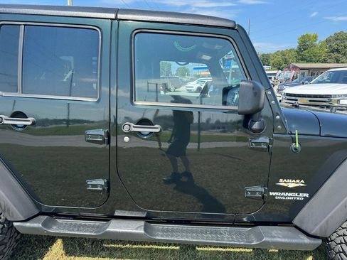 Used 2012 Jeep Wrangler Unlimited Sahara w/ Connectivity Group AWD/4WD image 14
