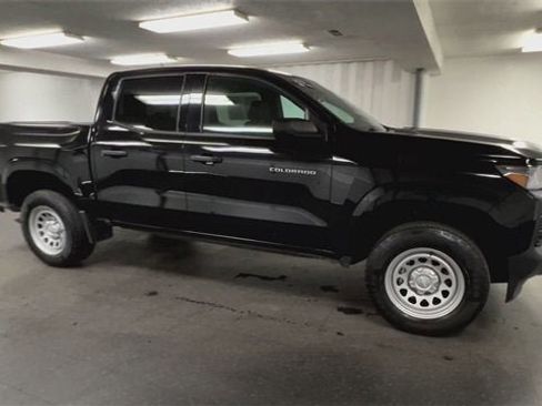 Used 2023 Chevrolet Colorado W/T w/ WT Convenience Package II image 2