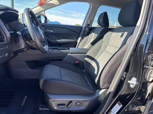 Used 2024 Nissan Rogue SV AWD/4WD image 16