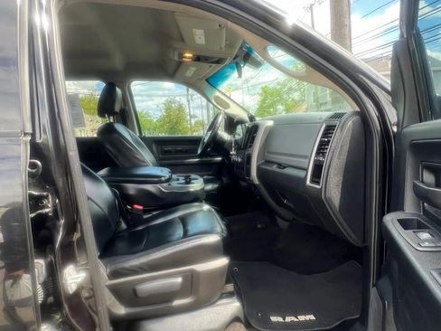 Used 2017 RAM 1500 Express AWD/4WD image 30