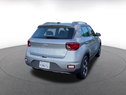 Used 2025 Hyundai Venue SEL image 14