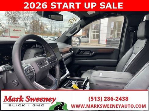 Used 2025 GMC Yukon XL Denali image 10
