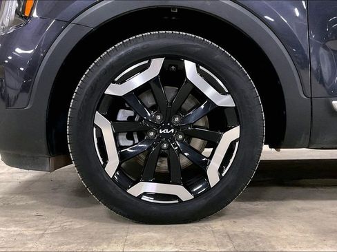 Used 2025 Kia Telluride S image 9